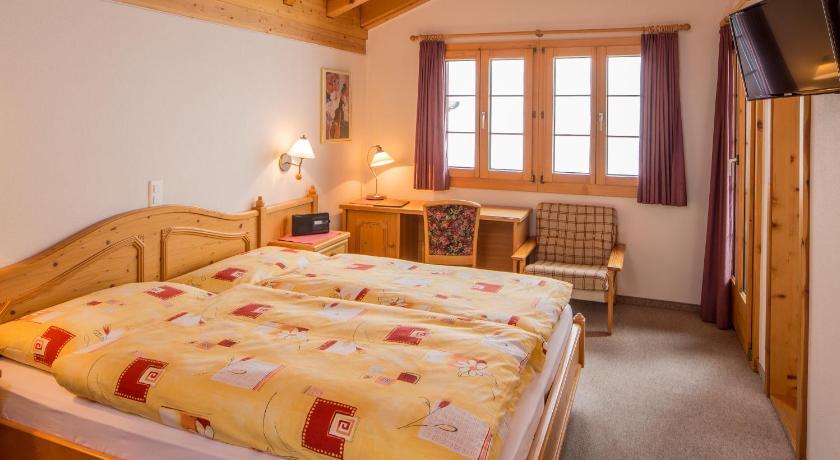 Familienhotel Garni Sporting Bettmeralp Room photo