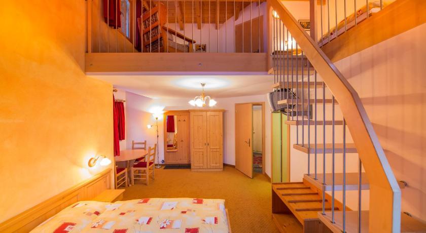 Familienhotel Garni Sporting Bettmeralp Room photo