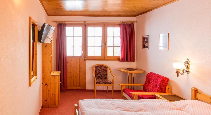 Familienhotel Garni Sporting Bettmeralp Room photo