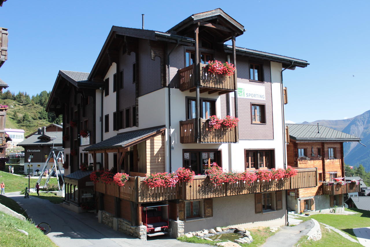 Familienhotel Garni Sporting Bettmeralp Exterior photo